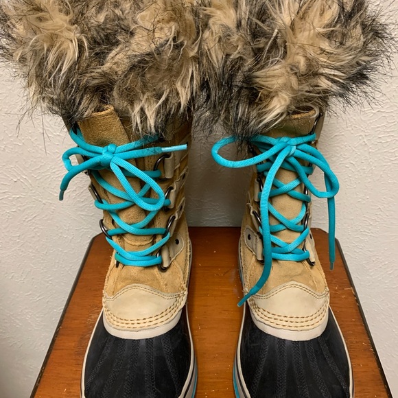 Sorel Shoes - Sorel Women's Tan, Black & Turquoise Lace-Up Winter Boots with Faux Fur.